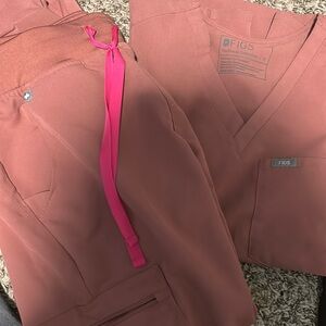 Figs scrub set-Mauve-like new